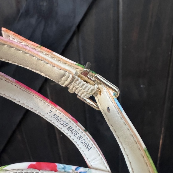 Vince Camuto Florest Garden Wedge Sandal - size 7.5/38 - Picture 2 of 13